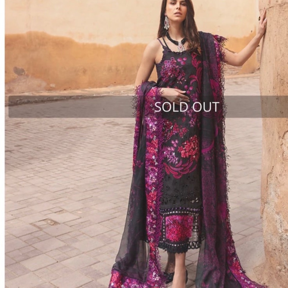 Pakistani dresses - Picture 1 of 7